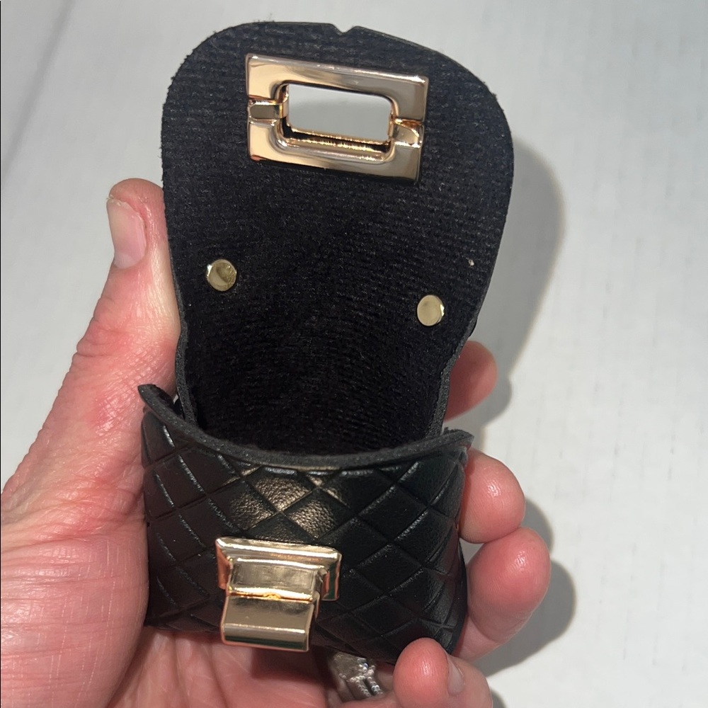 Elegant Black Quilted Mini Bag Keychain - Picture 4 of 4